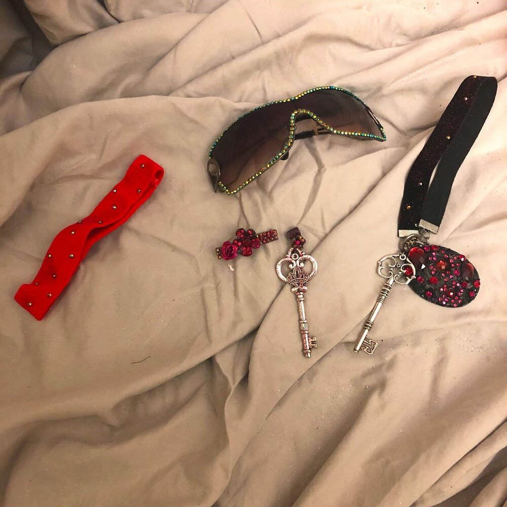 bundle Black/ pink rhinestone sunglasses, headband, choker, keychain, hair clip
